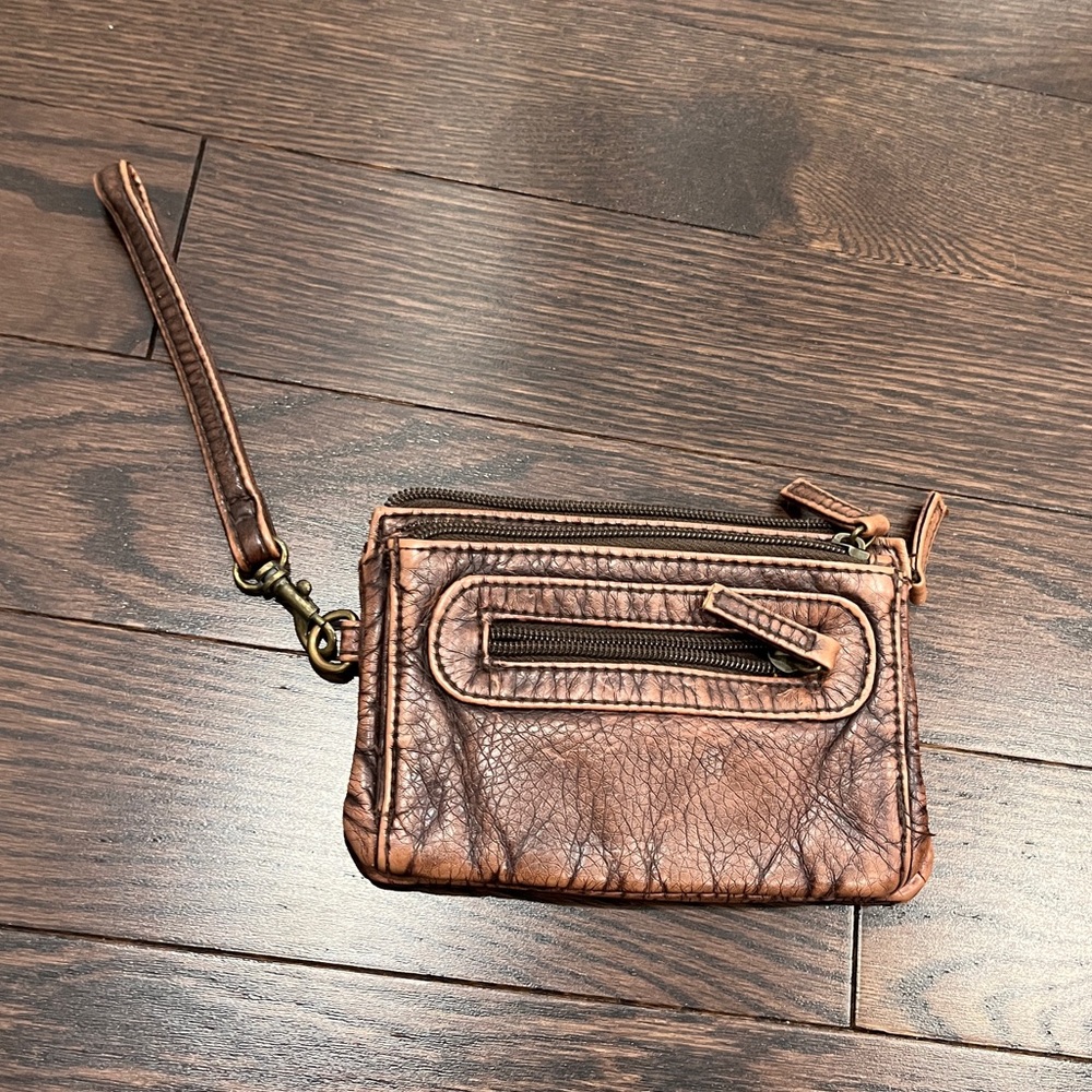 Garage | Wristlet